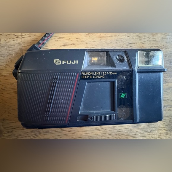 Vintage Fuji DL-150 compact 35mm camera with 35mm F3.5 lens - Picture 2 of 6